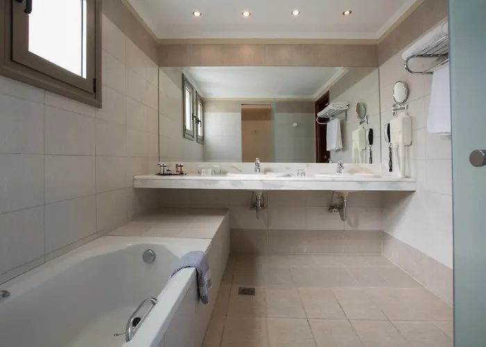 Porto Galini Seaside & 5* Nikiana